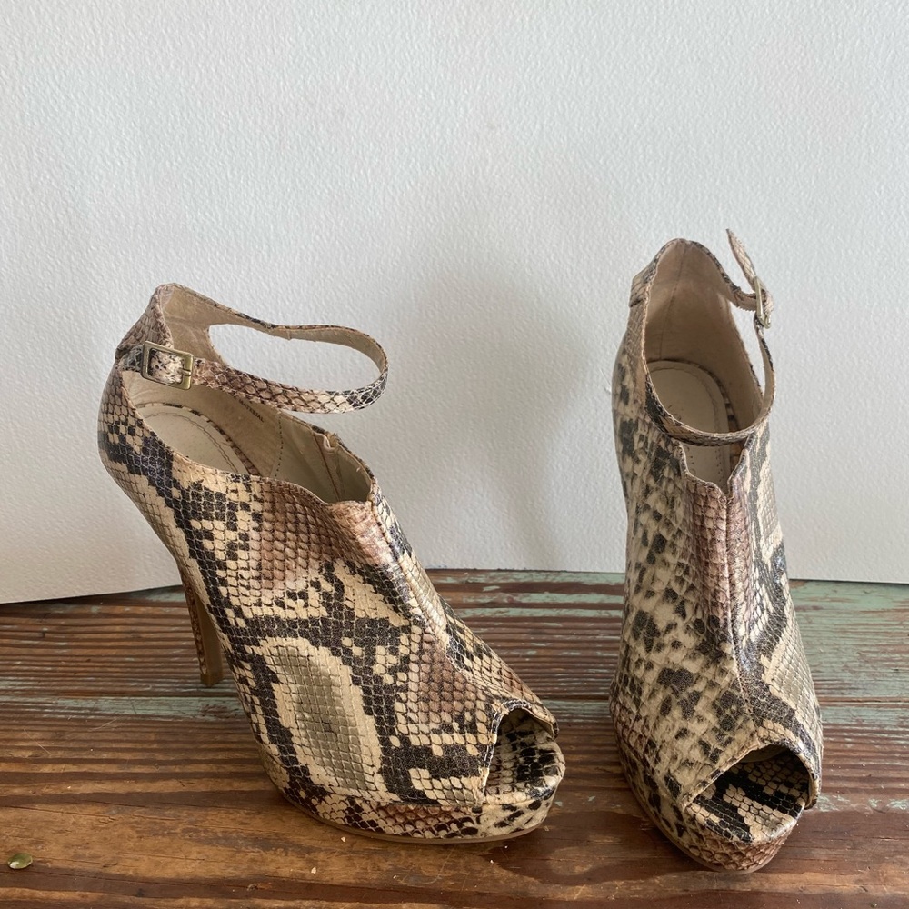 Dollhouse verdict 107 metallic snakeskin heels size 8 - Picture 12 of 12